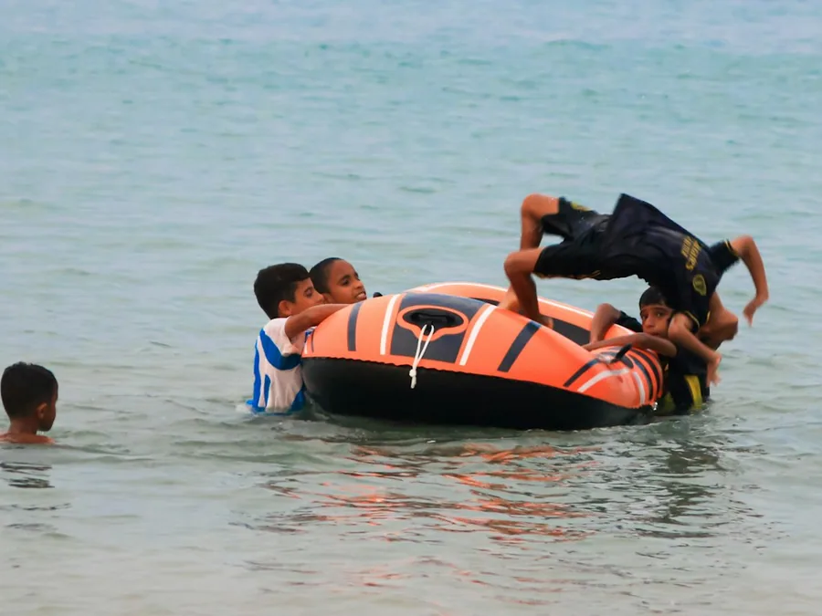 Banana Boat Private 10 Orang — Watersport di Gili Trawangan