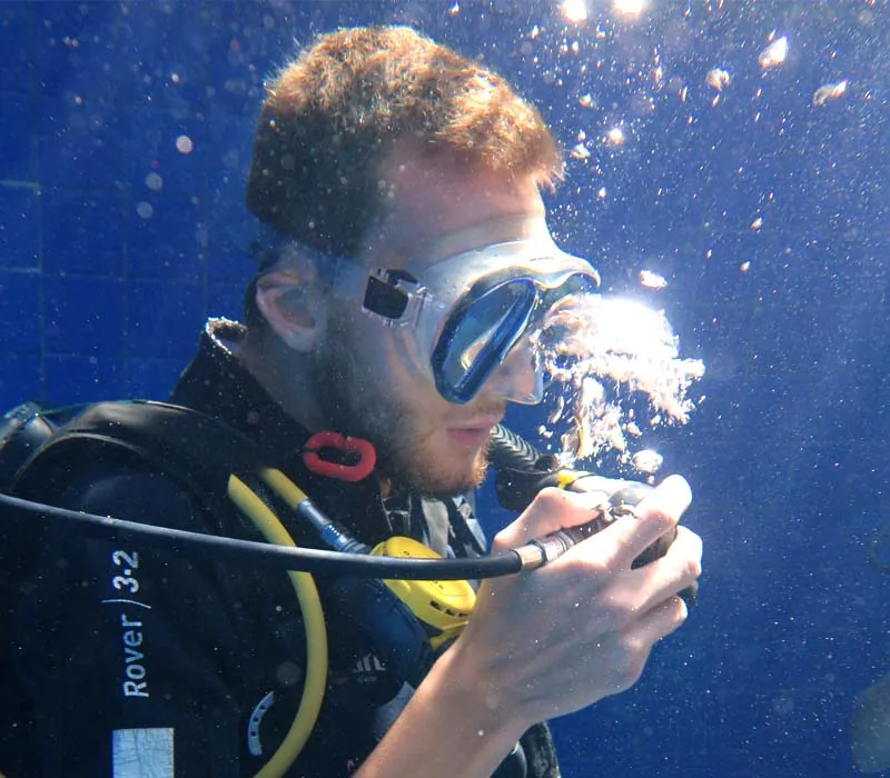 Scuba Diver — Diving di Gili Trawangan