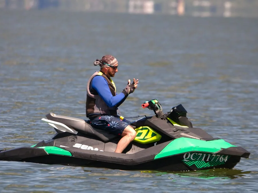 Jet Ski Private 30 Menit — Watersport di Gili Trawangan