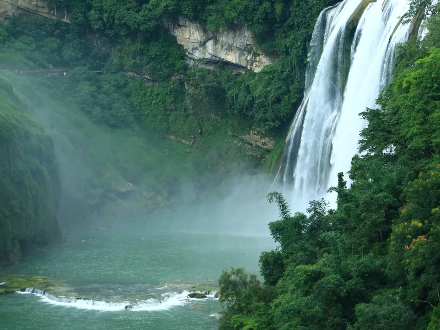 Benang Waterfall + Dokumentasi — Air Terjun Tour di Gili Trawangan