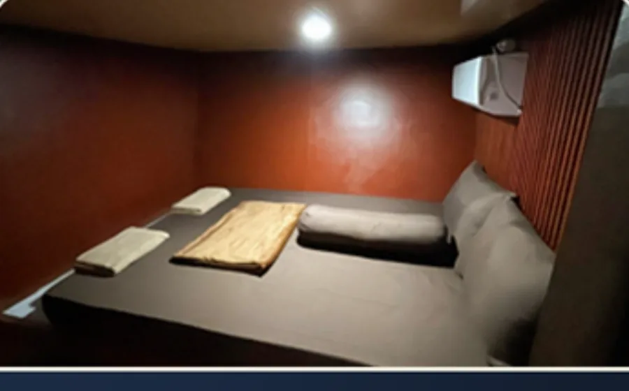 Private Cabin Down Deck — Komodo Tour di Gili Trawangan