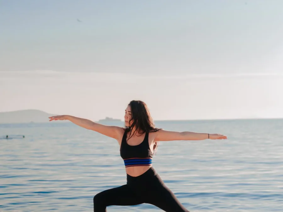 Sunrise Yoga + Beach Breakfast — Beach Explore di Gili Trawangan